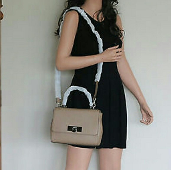 Michael Kors crossbody purse - Picture 6 of 7