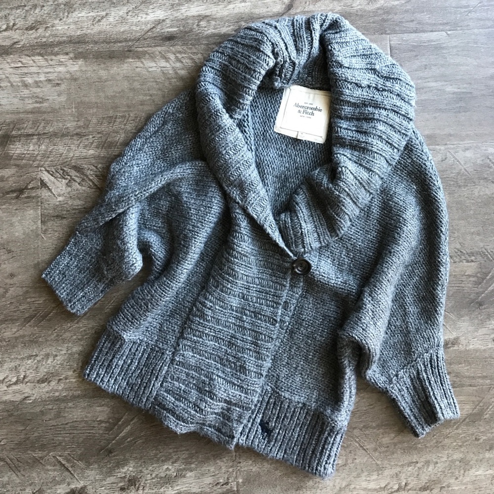 ⬇️ABERCROMBIE & FITCH Oversized Cozy Sweater!