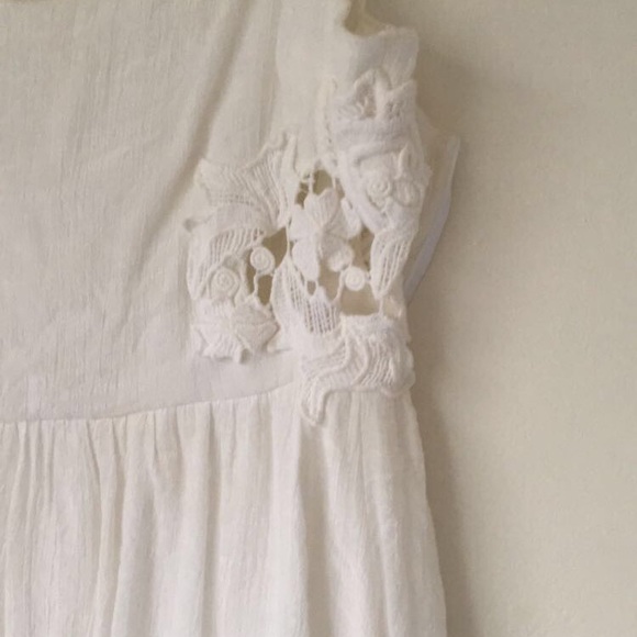 White dress - Picture 4 of 4