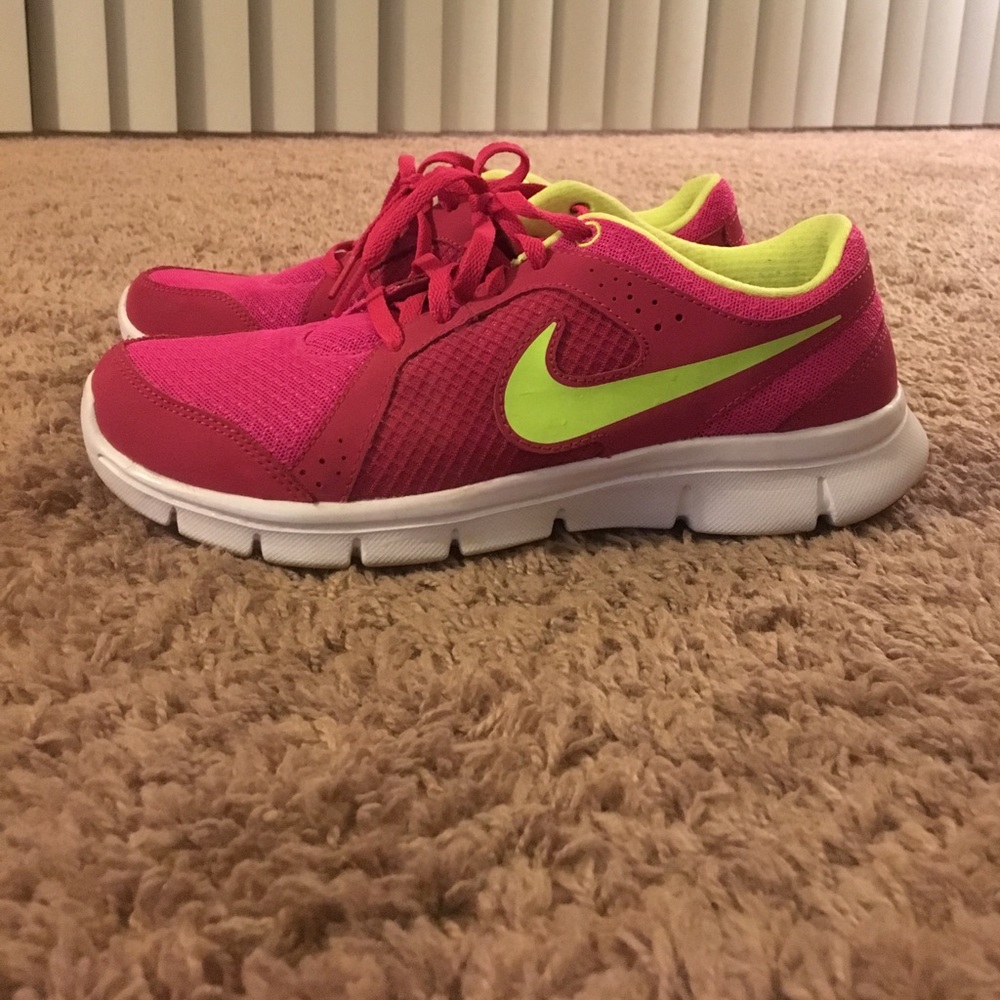Nike flex experience rn 2