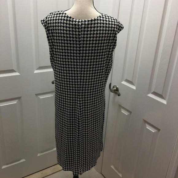 SOLD 🎉 Ralph Lauren Houndstooth Faux Wrap Dress - Picture 2 of 4