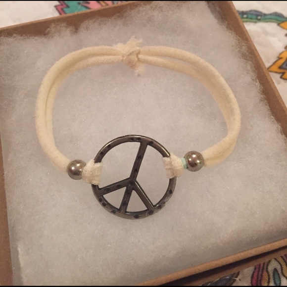 Jewelry - Peace sign bracelet! Jewelry - Peace sign bracelet!