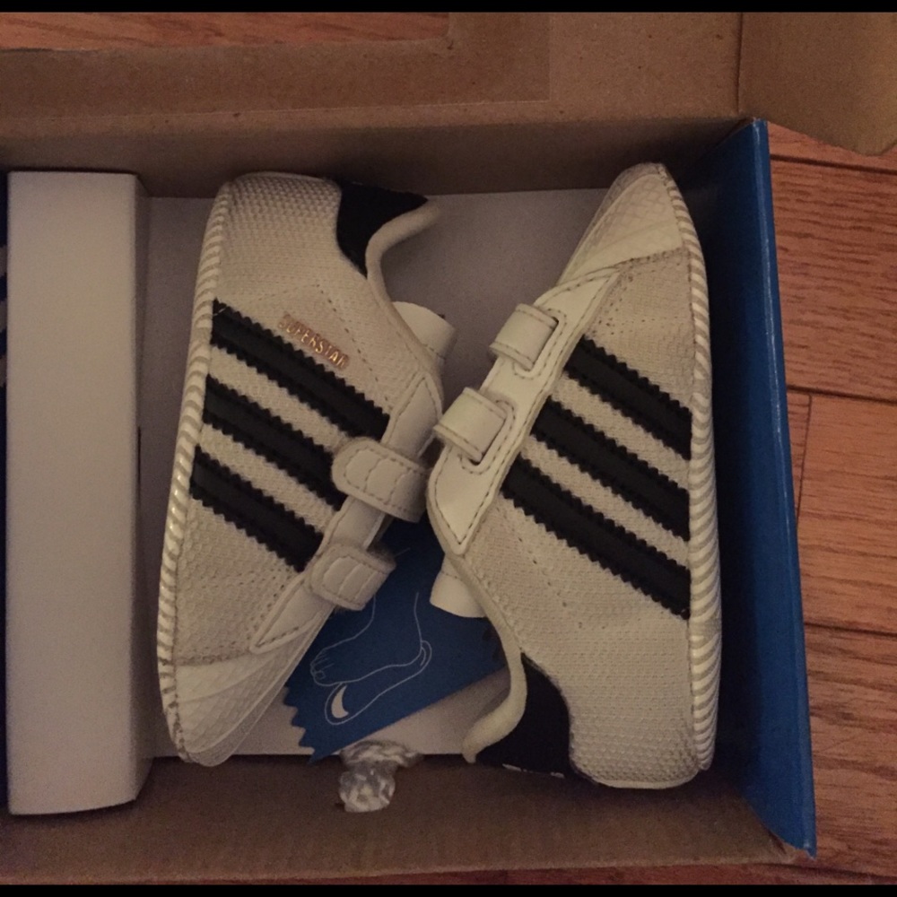 INFANT BLACK AND WHITE ADIDAS