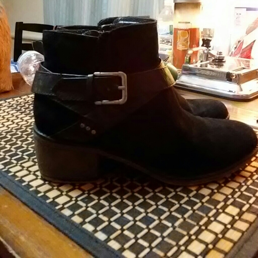 Boots - Picture 2 of 2