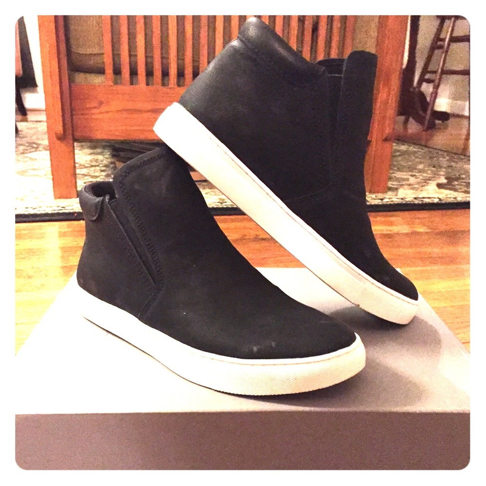 High top sneaks