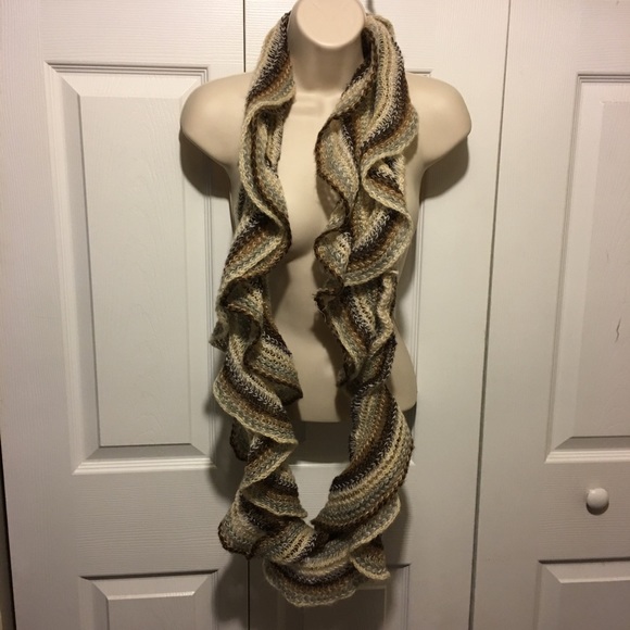 Accessories - 💕Twisted Infinity Scarf