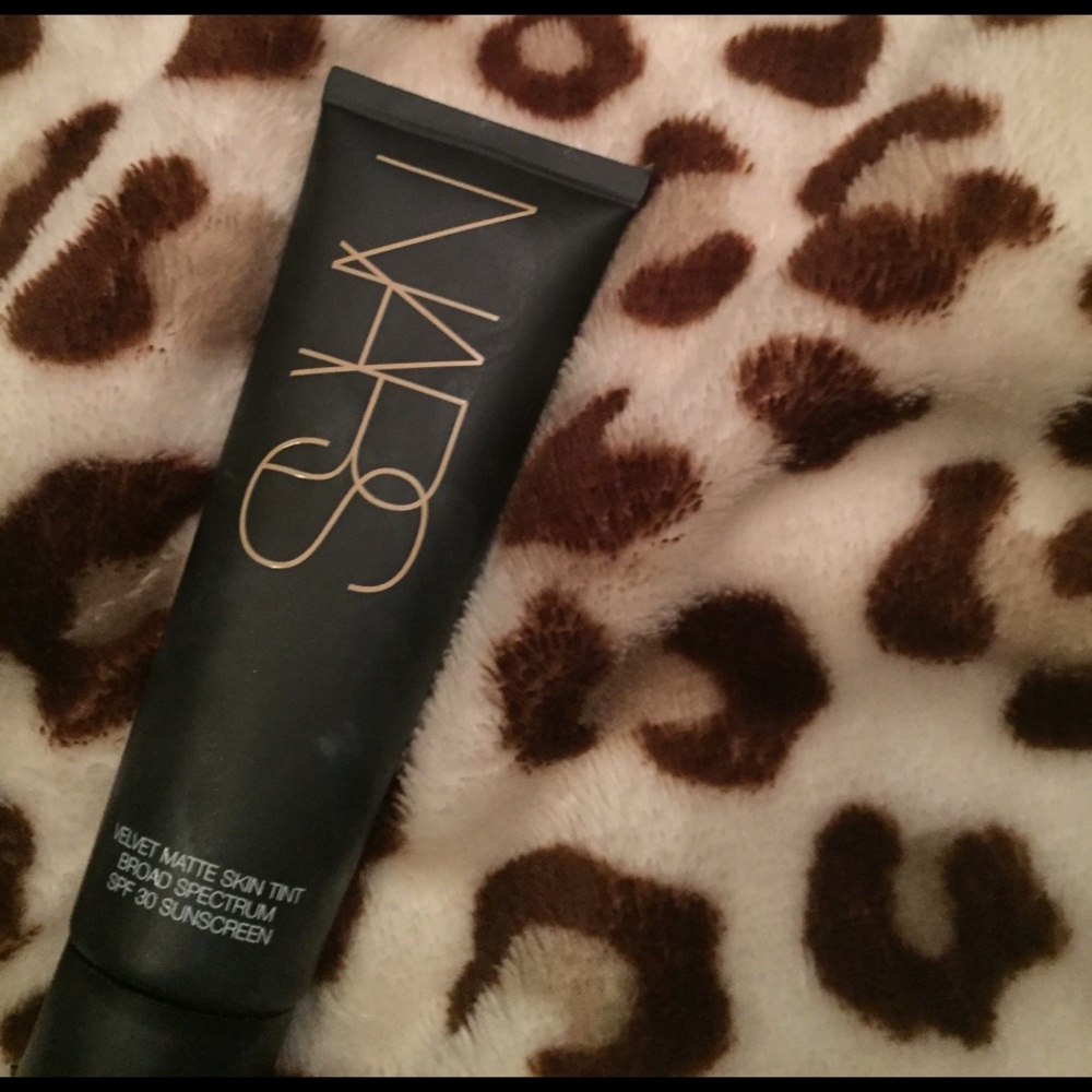 NARS Velvet Matte Skin Tint