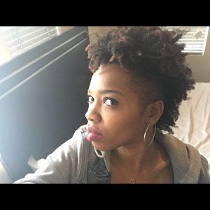 Meet your Posher, Anilsa