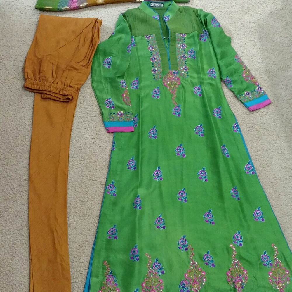Parrot green ethnic Indian top, bottom and stoll