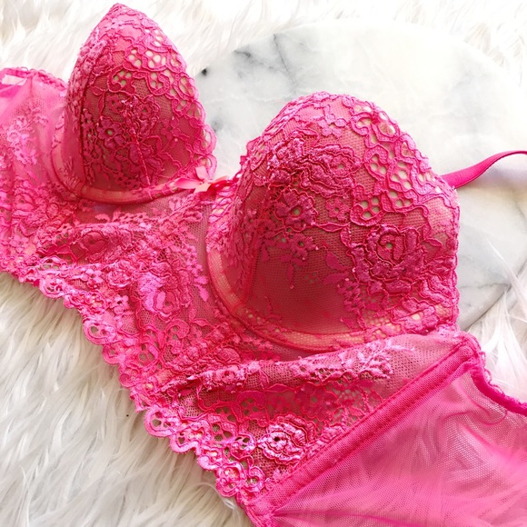 ✨OFFERS✨ Victoria's Secret • Lace Bra - Picture 4 of 4