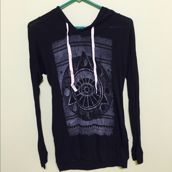 Light weight hoodie - Picture 1 of 3