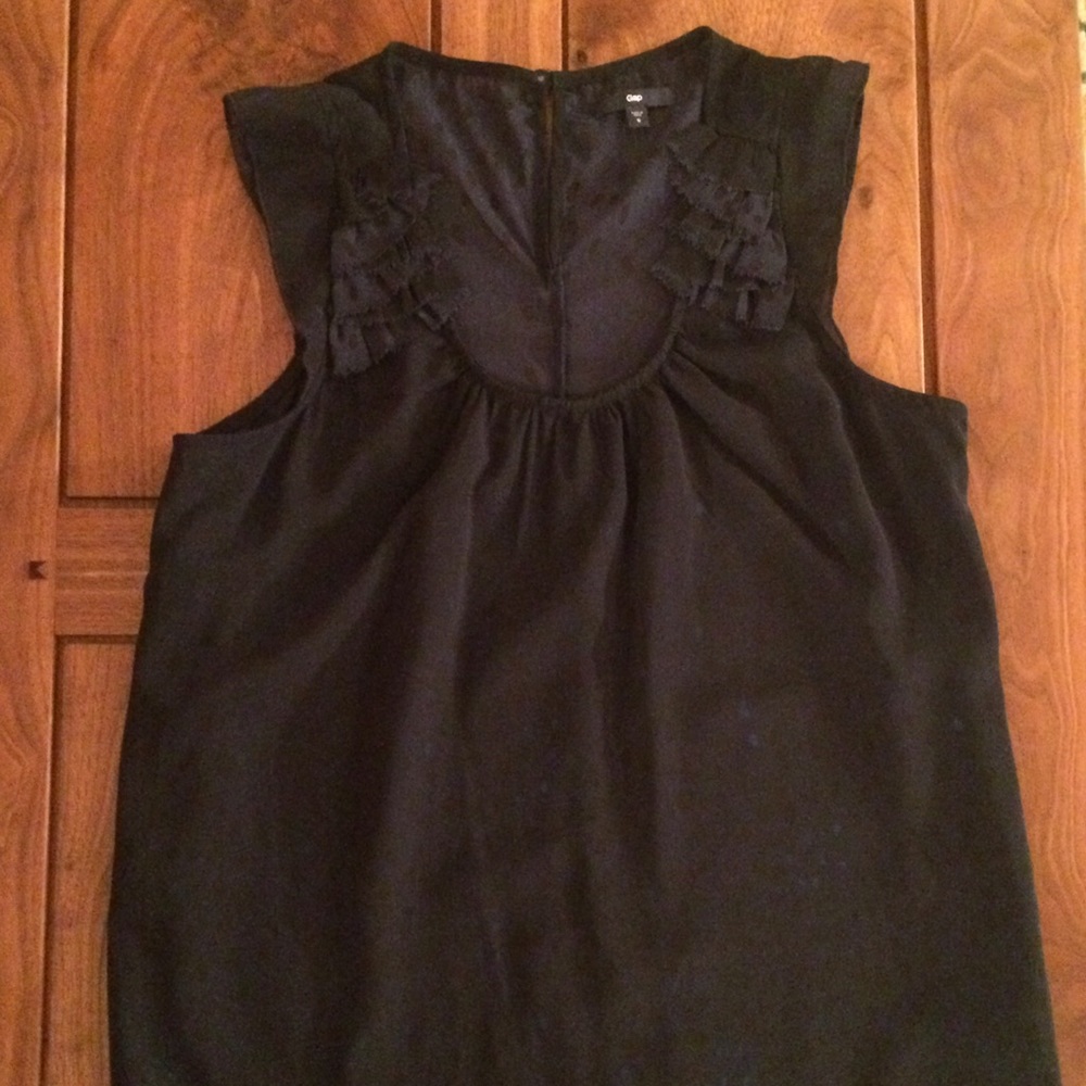 Black and navy Gap sleeveless top size small