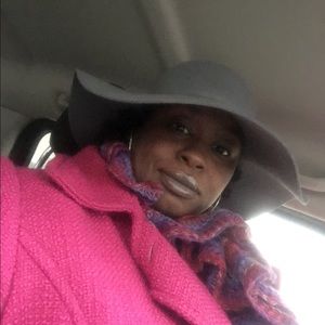 Meet your Posher, Tahishia