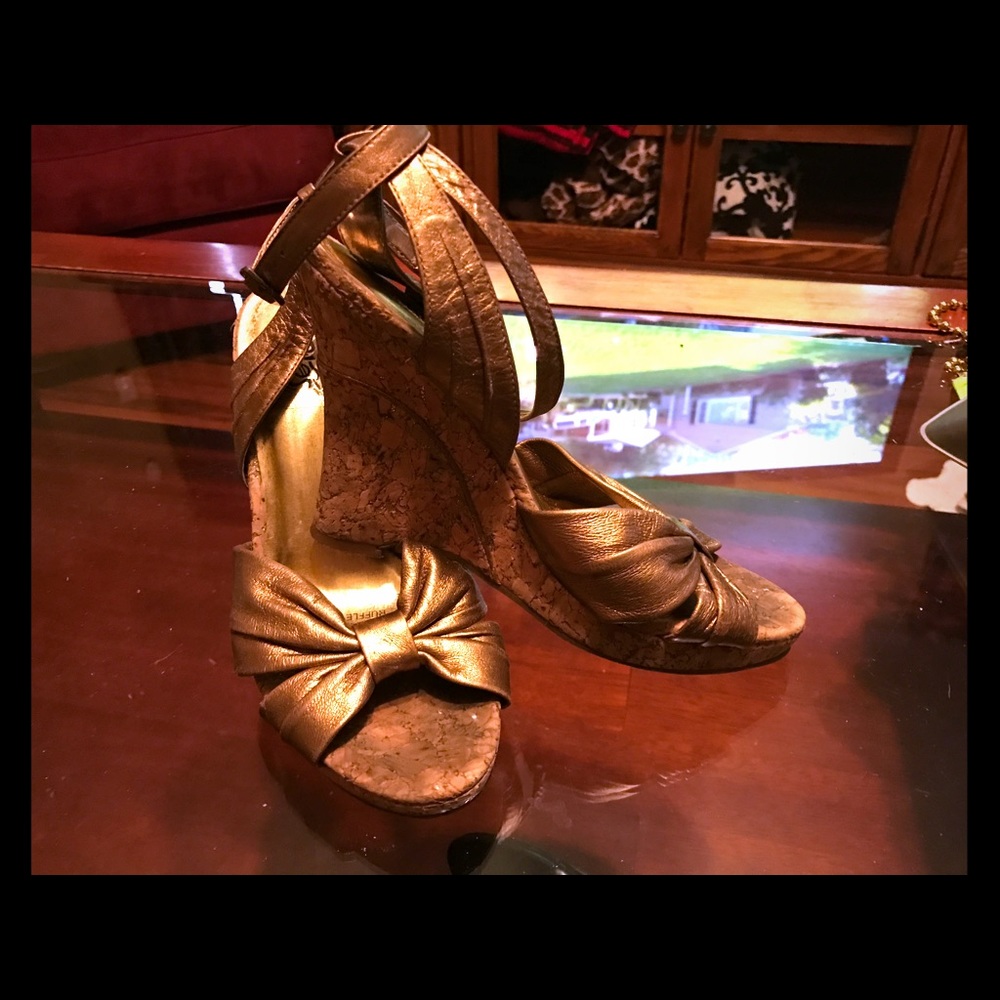 Beautiful gold wedge open toe sandals