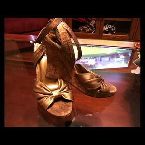 Beautiful gold wedge open toe sandals