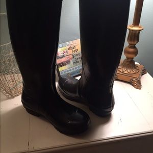 Classic rubber rain boots