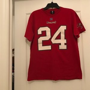 ❗️Clearance ❗️Tampa Bay Bucs Revis T-Shirt 🏈
