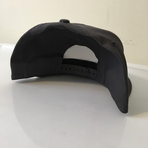 NEW NewEra Charcoal Blank 9Fifty SnapBack Hat - Picture 5 of 7