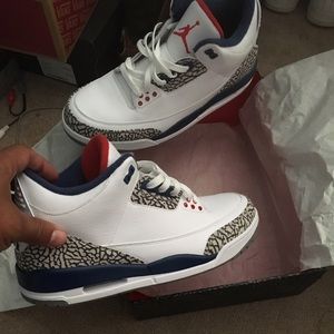 Air Jordan Retro 3 OG Brand new in box. never worn