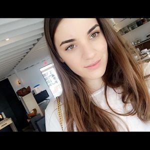 Meet your Posher, Arianna