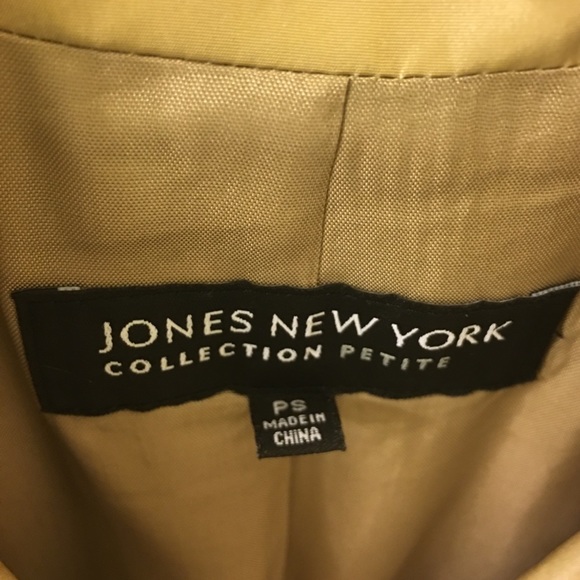 Coat - Picture 4 of 4