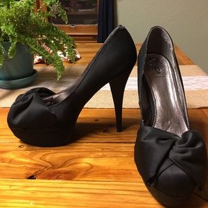 Black Satin Stilettos with Adorable Bow
