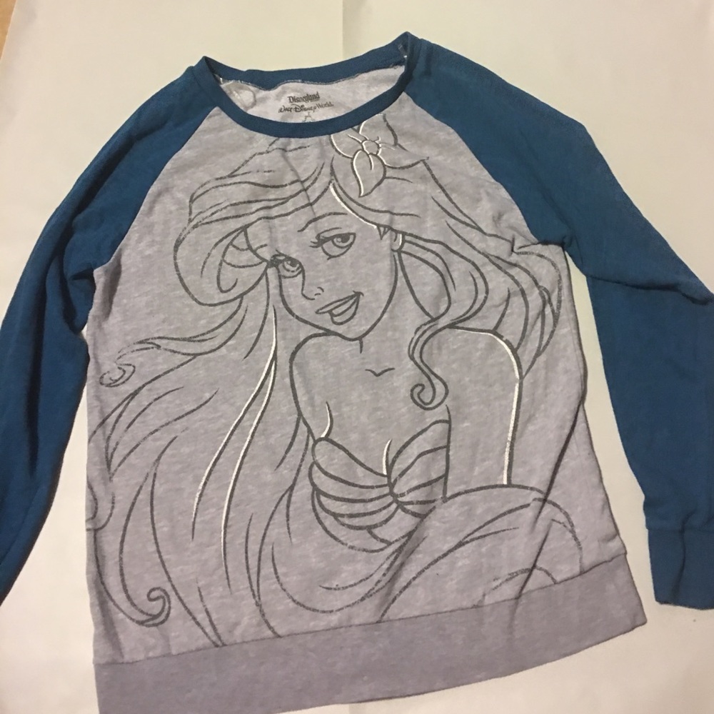 DISNEYLAND /WORLD/ RESORT ARIEL SWEATER