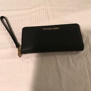 New Condition Michael Kors Jet Set Leather Wallet