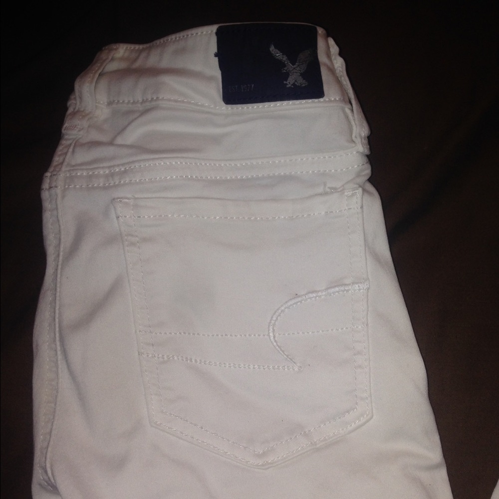 White American Eagle skinny jean jeggings