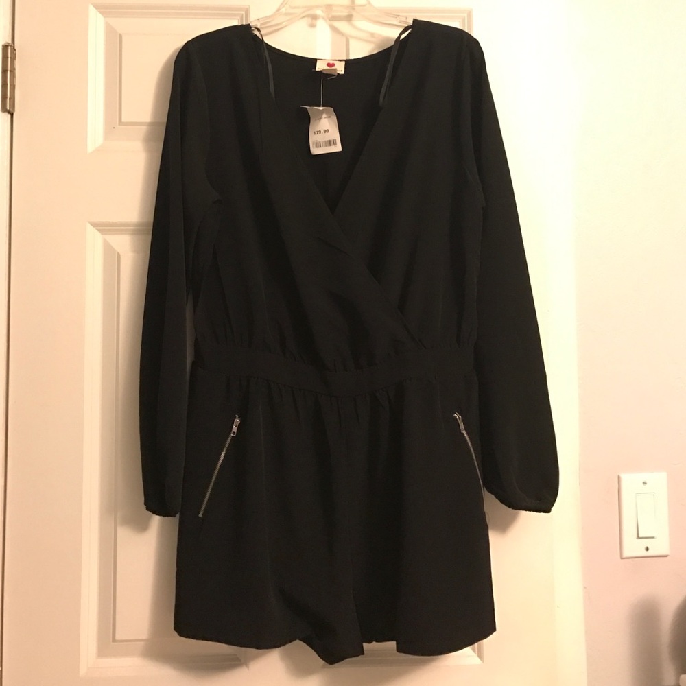 Black Romper with zippers ||L|| never worn