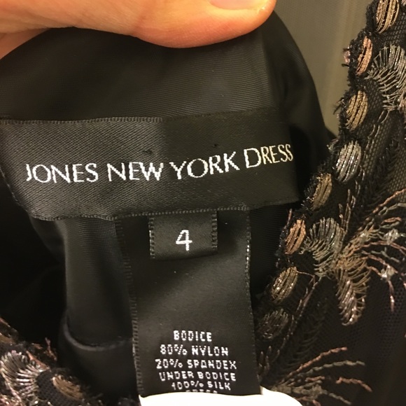 Dress - Picture 5 of 5