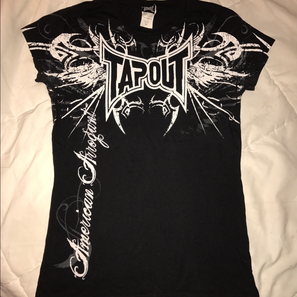 TAPOUT black t-shirt