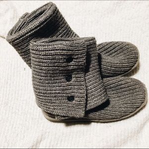 Grey sweater cable knit fuzzy Ugg boots
