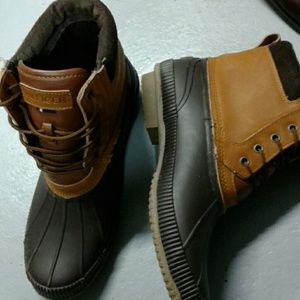 New Tommy Hilfiger Snow Boots Excellent condition
