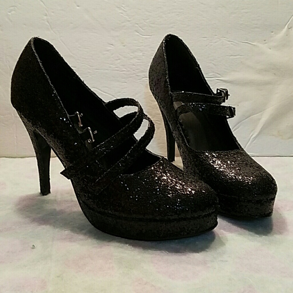 Ellie's Sparkly Black Heals (size 7)