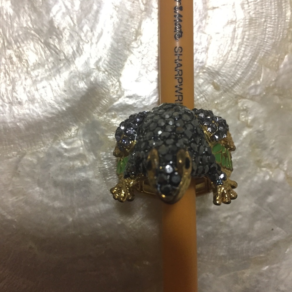 Unique Rhinestone Frog Ring - Picture 3 of 4