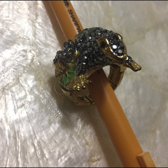 Unique Rhinestone Frog Ring - Picture 2 of 4