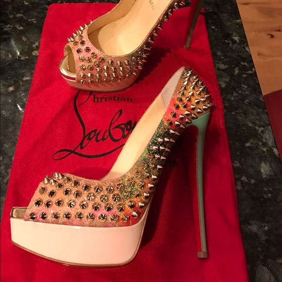 Lady peeps - Picture 2 of 5