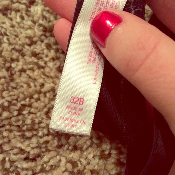 Black bra - Picture 2 of 2