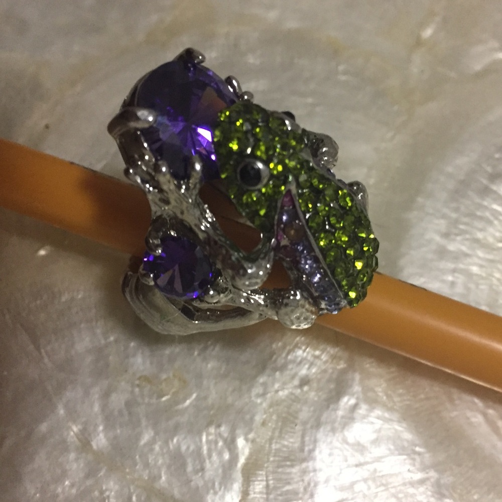 Unique Jem Frog Ring