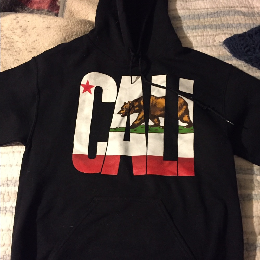 NWOT Cali Sweatshirt