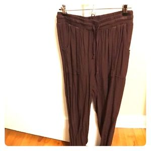 Maroon American eagle joggers