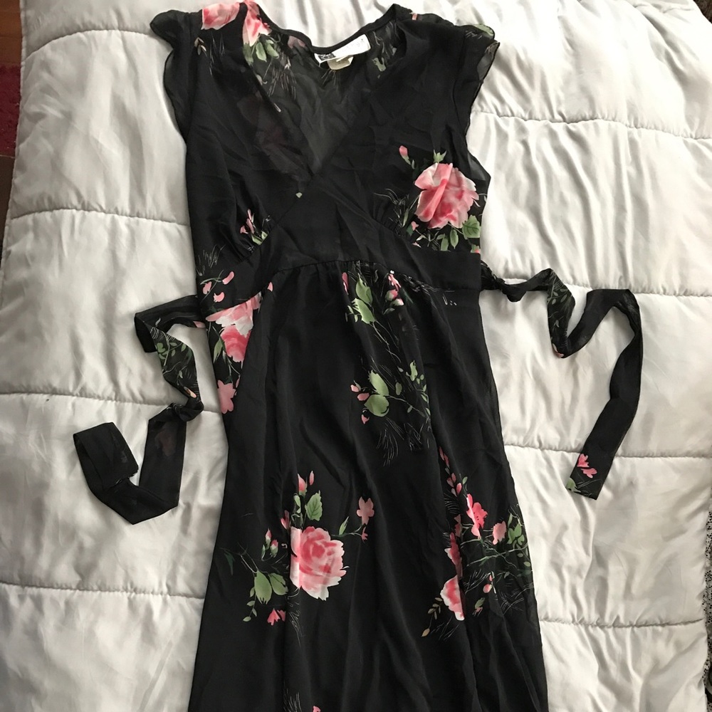 Black floral maternity dress (knee-length)