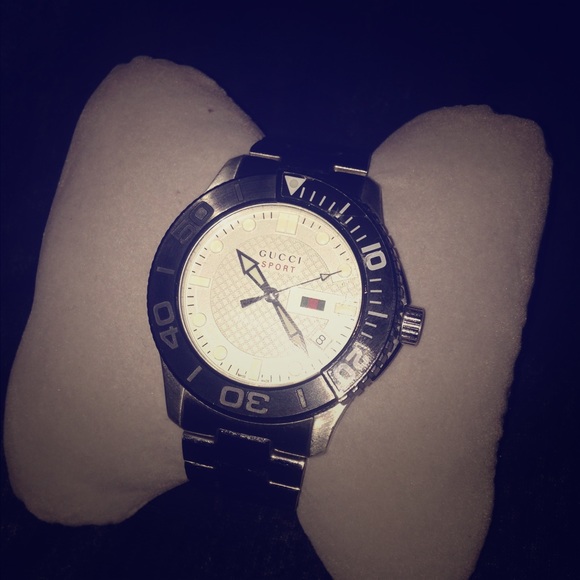 GUCCI WATCH - Picture 2 of 3