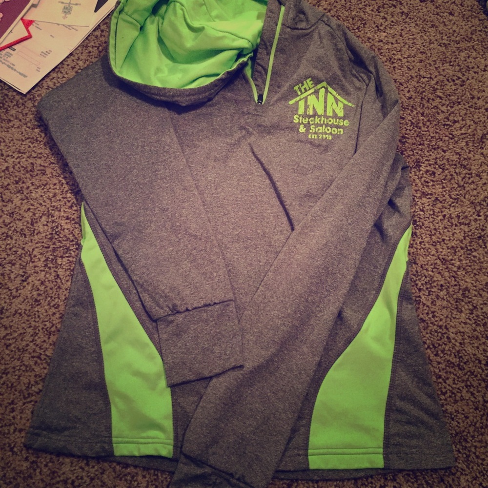 Long sleeve pull over