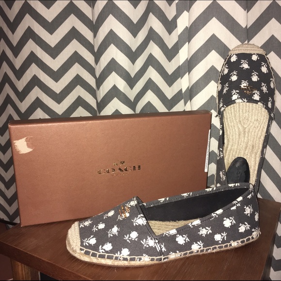 Rhodelle Round Toe Canvas Espadrille - Picture 3 of 4