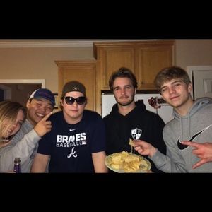 Meet your Posher, Hung