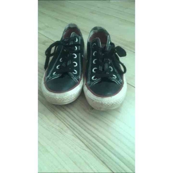 Black low top converse - Picture 2 of 3