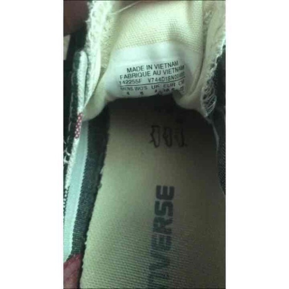 Black low top converse - Picture 3 of 3