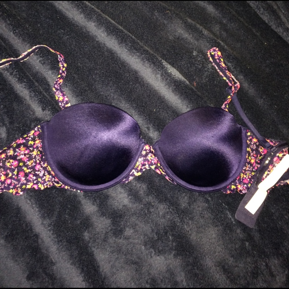 Pink bra can be strapless